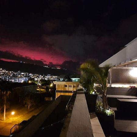 Rooftop - L'Appartement En Haut Saint-Denis Esterno foto